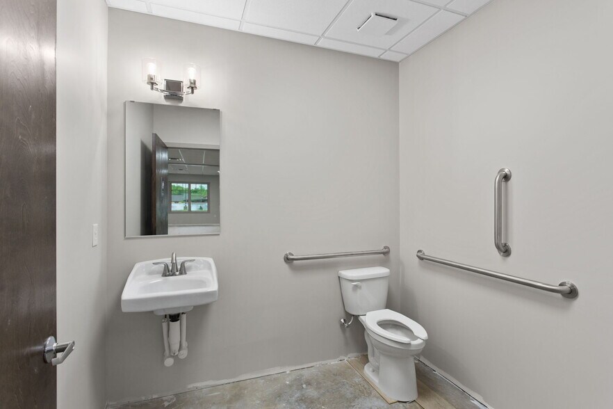 More Photos Of 221 Osage Ln, Waynesboro Medical For Lease