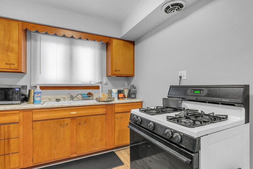 More Photos Of 6860 Delaware St, Merrillville Apartments For Sale