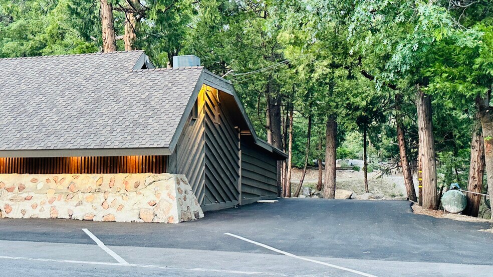 More Photos Of 54905 N Circle Dr, Idyllwild-Pine Cove Restaurant For Sale