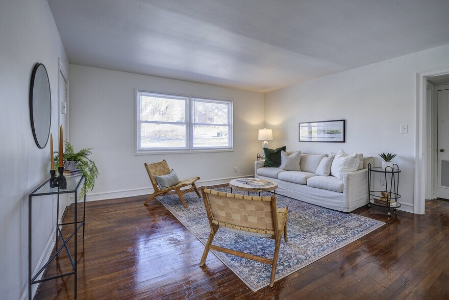 More Photos Of 132 Mesa Ln, Bristol Apartments For Sale
