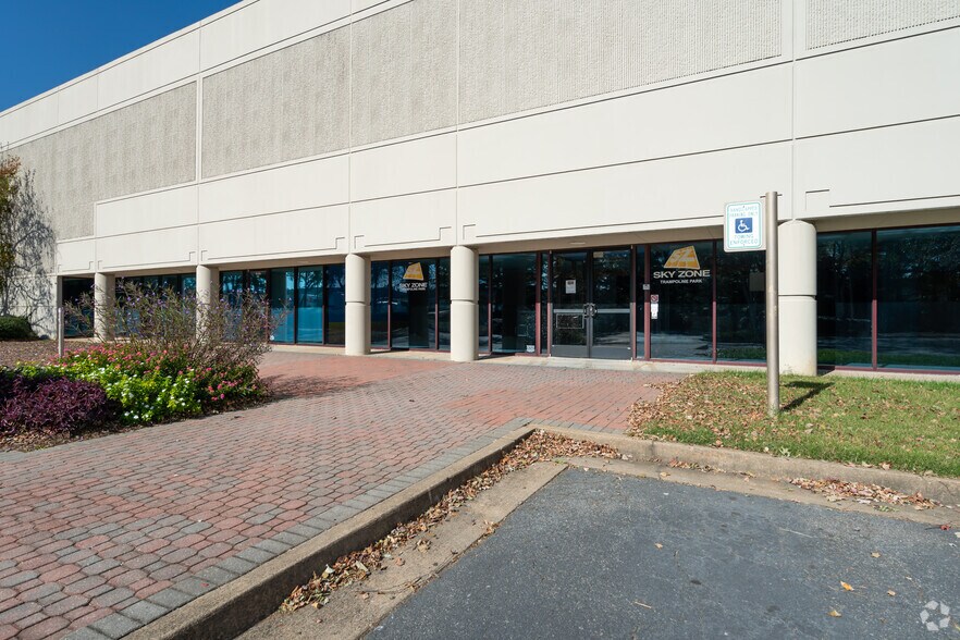 More Photos Of 1650 Airport Rd, Kennesaw Warehouse For Lease