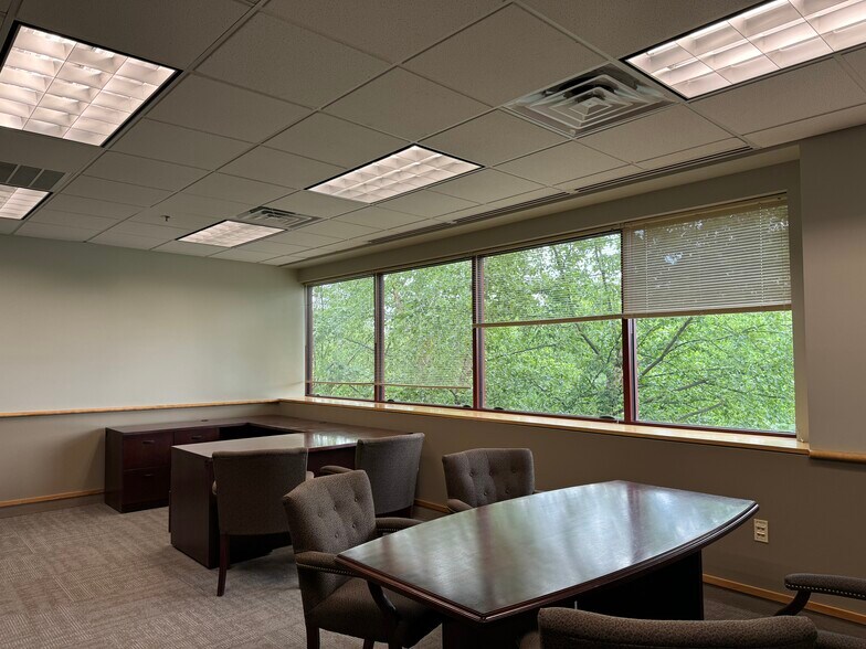 More Photos Of 16 Yankee Candle Way, South Deerfield Medical For Lease