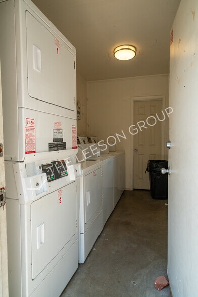 More Photos Of 927 S Webster Ave, Anaheim Apartments For Sale