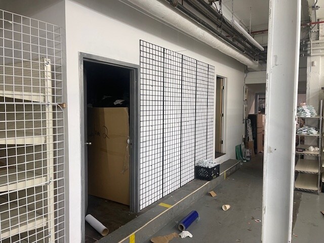More Photos Of 18 Bay St, Brooklyn Light Manufacturing For Lease