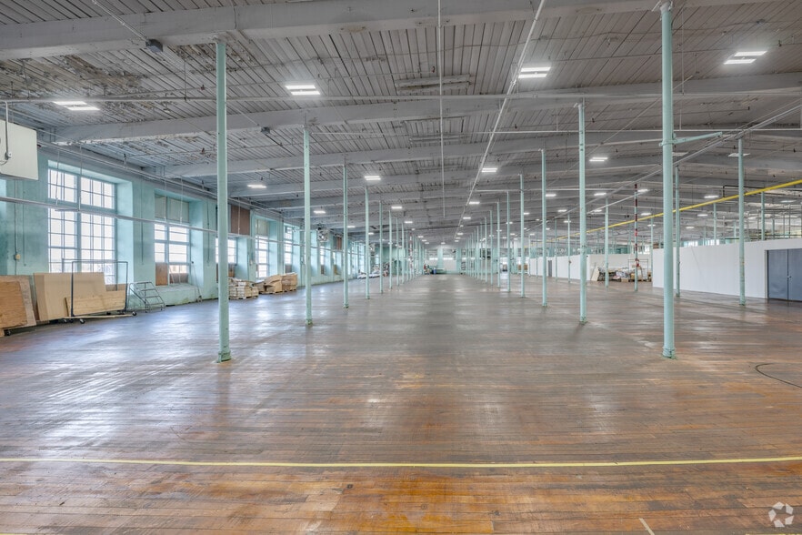 More Photos Of 1 Ace St, Fall River Warehouse For Lease