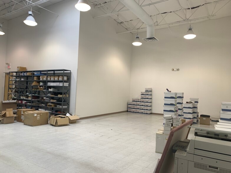 More Photos Of 18 TV 5 Dr, Henderson Warehouse For Sale