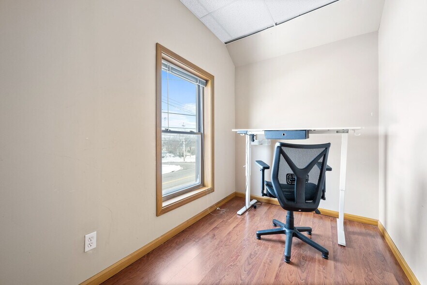 More Photos Of 28916 Euclid Ave, Wickliffe Office For Sale