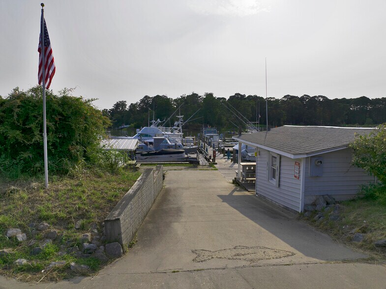 More Photos Of 989 Smith Point Rd, Reedville Marina For Sale