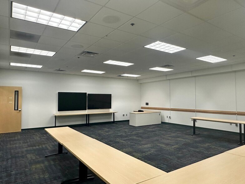 More Photos Of 309 Huffman Mill Rd, Burlington Storefront Retail Office For Lease