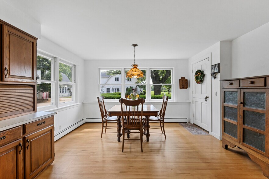 More Photos Of 540 North St, Green Lake Storefront Retail Residential For Sale