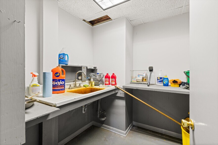 More Photos Of 7968 Libertytown Rd, Berlin Industrial For Sale