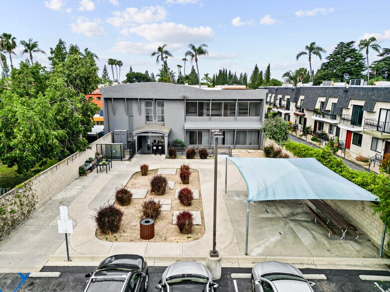 More Photos Of 2215 N Broadway, Santa Ana Medical For Sale