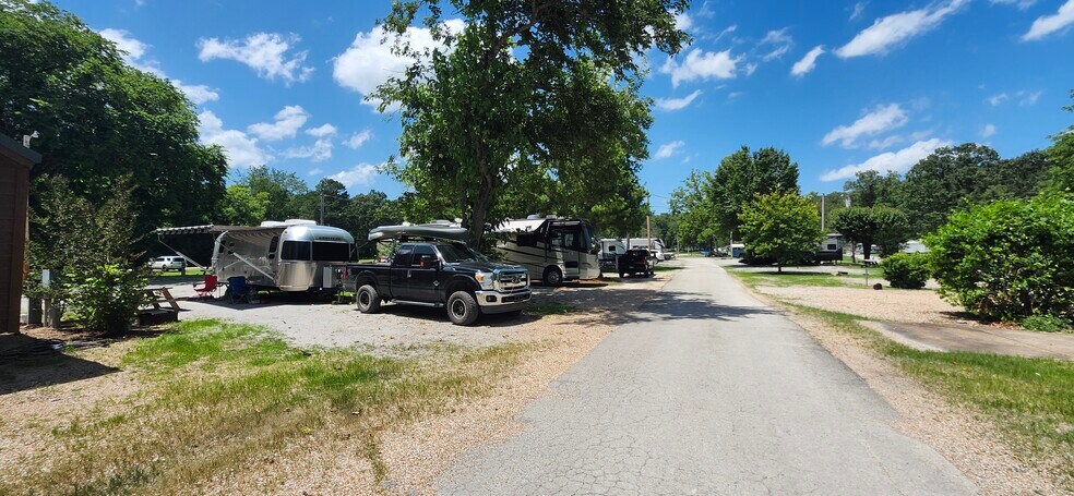 More Photos Of 469 River Rd, Lakeview Trailer Camper Park For Sale