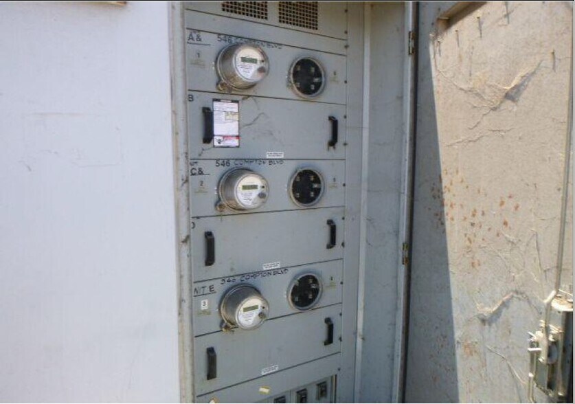 More Photos Of 546 W Compton Blvd, Compton Restaurant For Sale