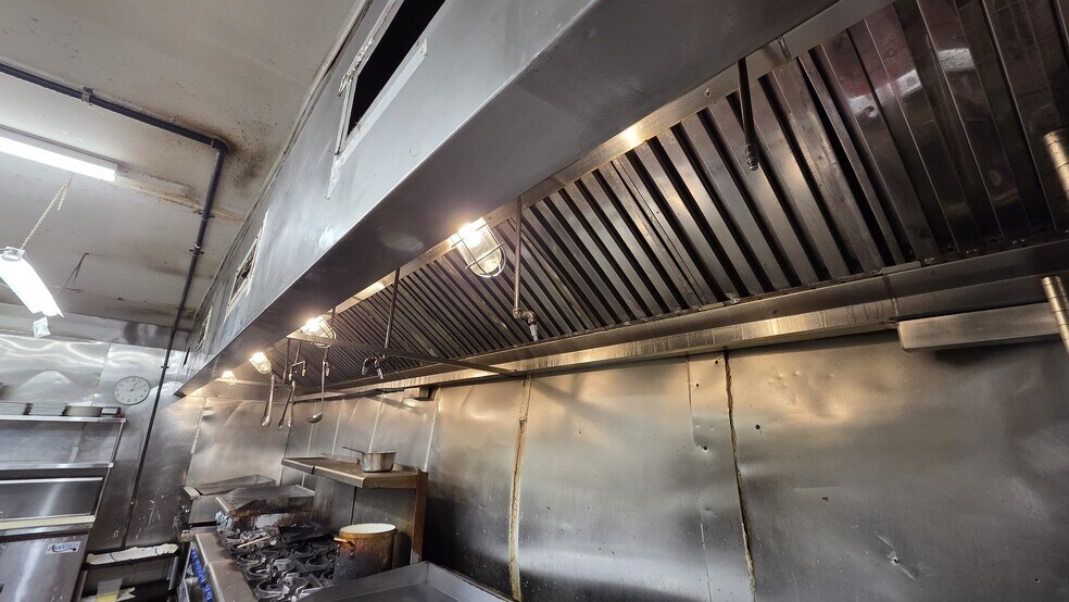 More Photos Of 1146 Macarthur Rd, Whitehall Restaurant For Lease