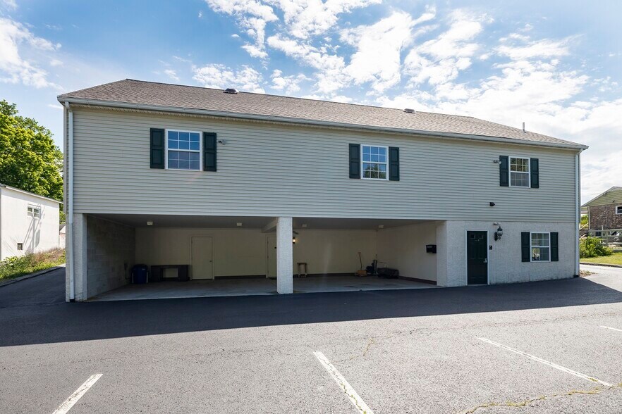 More Photos Of 1723 Swamp Pike, Gilbertsville Office For Lease