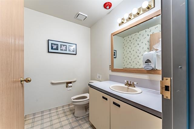 More Photos Of 34 SE Main St, Blackfoot Office For Sale