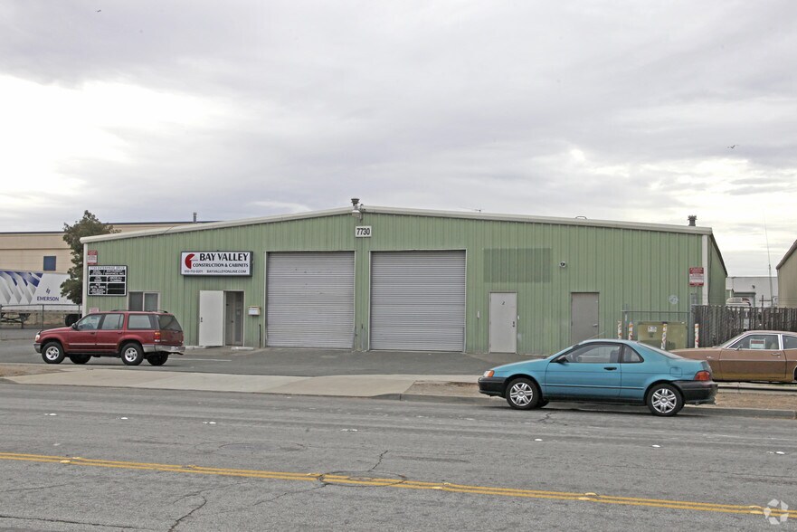 Primary Photo Of 7730 Enterprise Dr, Newark Warehouse For Lease