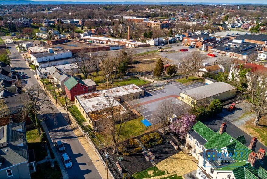More Photos Of 34 Charles St, Hagerstown Showroom For Sale