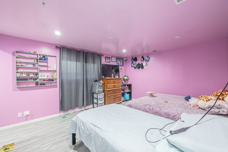 More Photos Of 15723 Kadota St, Sylmar Land For Sale