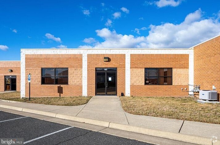 More Photos Of 240-252 Airport Rd, Winchester Light Distribution For Sale