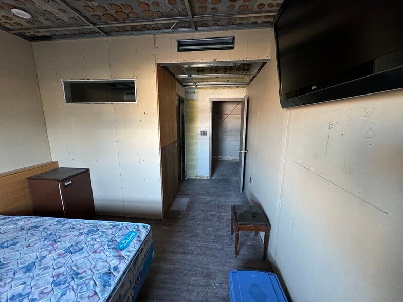 More Photos Of 220 S Madison St, Rockford Specialty For Sale