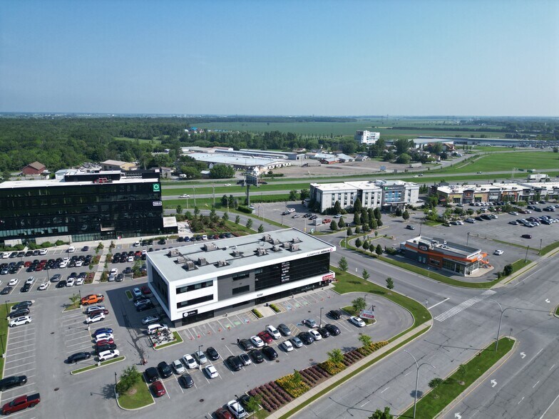 More Photos Of 1220 Boul Casavant E, Saint-hyacinthe Medical For Lease
