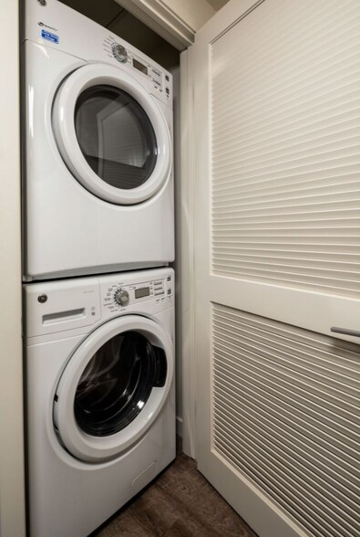 More Photos Of 424 W Pico Blvd, Los Angeles Apartments For Lease