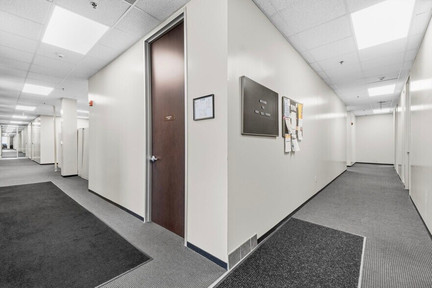 More Photos Of 911 Regional Park Dr, Houston Office For Sale