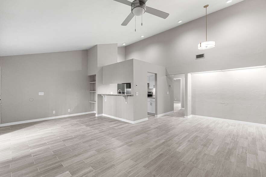 More Photos Of 4151 SE 22nd Ave, Ocala Apartments For Sale