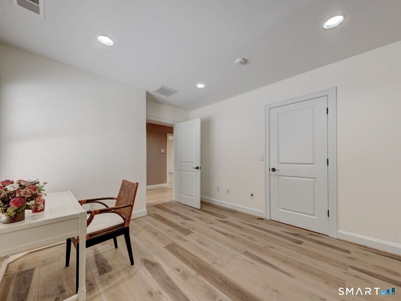 More Photos Of 225 Oakland Rd, South Windsor Office For Sale