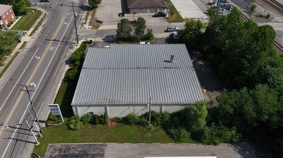 More Photos Of 4100 Indianola Ave, Columbus Auto Repair For Sale