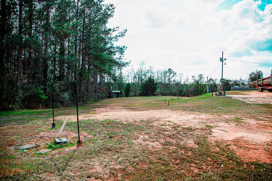 More Photos Of 2777 Hwy 83, Evergreen Service Station For Sale