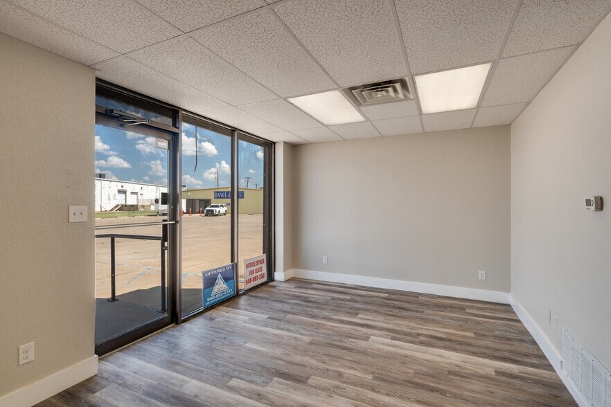 More Photos Of 3411 McNiel Ave, Wichita Falls Warehouse For Lease