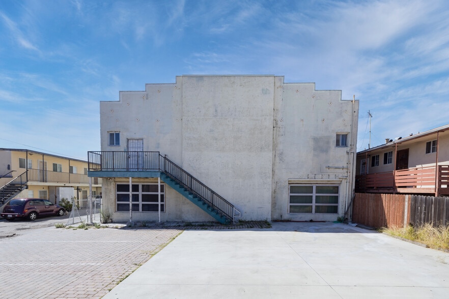 More Photos Of 4337 147th St, Lawndale Industrial For Sale