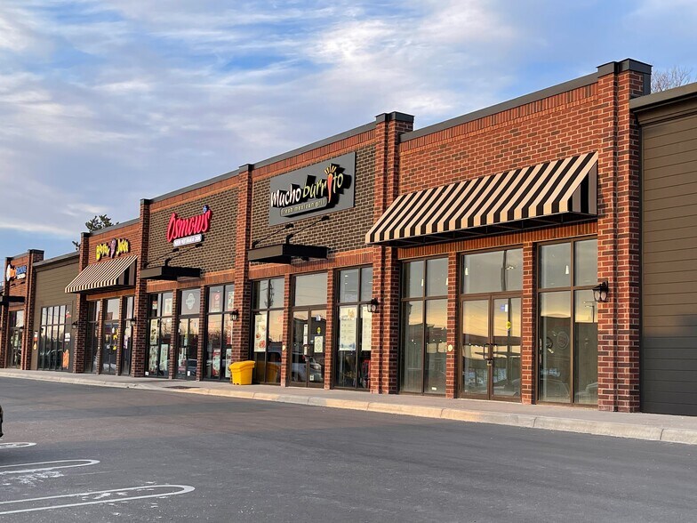 More Photos Of 575 Norwich Av, Woodstock Storefront For Lease