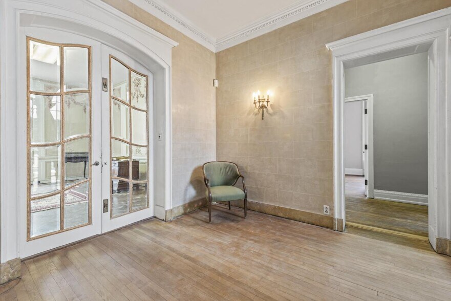 More Photos Of 8469 E Jefferson Ave, Detroit Office Residential For Sale