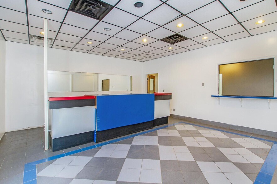 More Photos Of 600 N Clark St, Albion Auto Dealership For Sale
