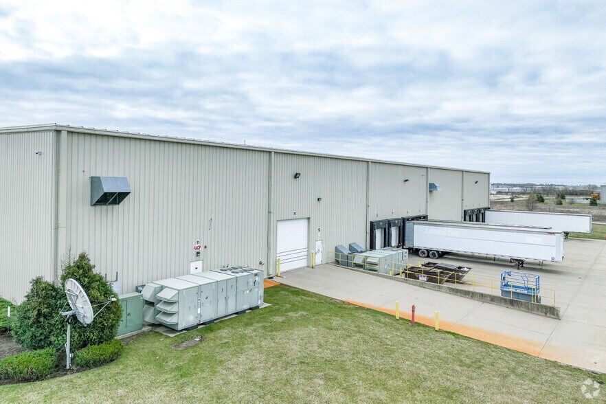 More Photos Of 725-729 Logistics Dr, Belvidere Warehouse For Sale