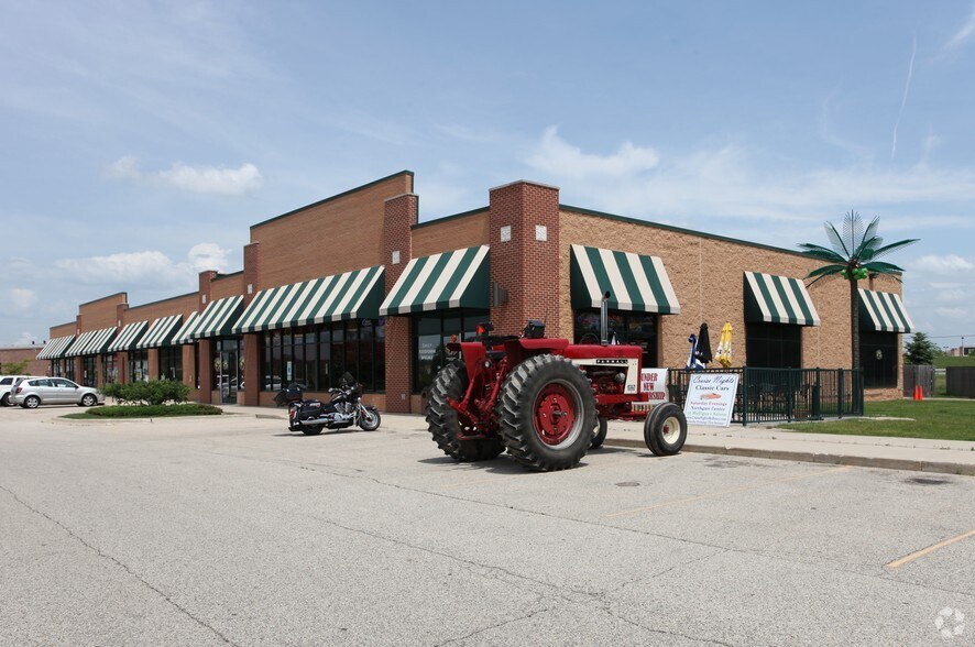 Primary Photo Of 2616-2640 Schaid Ct, McHenry General Retail For Lease