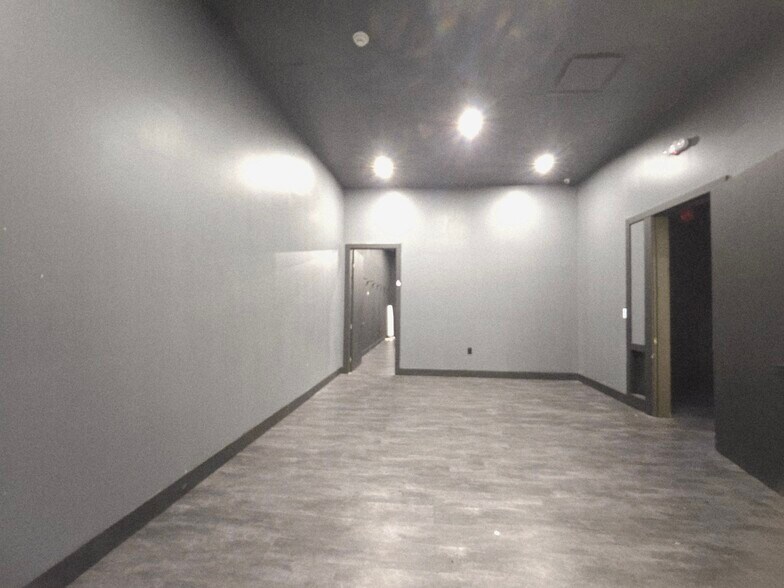 More Photos Of 4731 Garden City Rd, Richmond Storefront For Lease