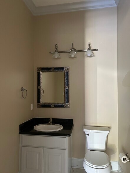 More Photos Of 12820 Willow Centre Dr, Houston Medical For Lease