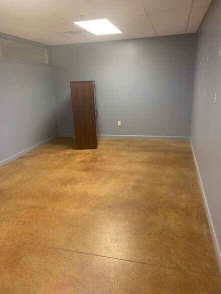 More Photos Of 4491 School Rd S, Murrysville Freestanding For Lease