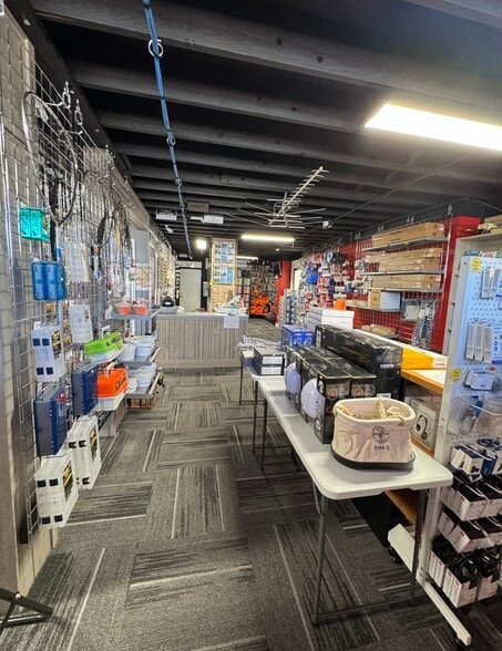 More Photos Of 121 S State St, Belvidere Flex For Sale