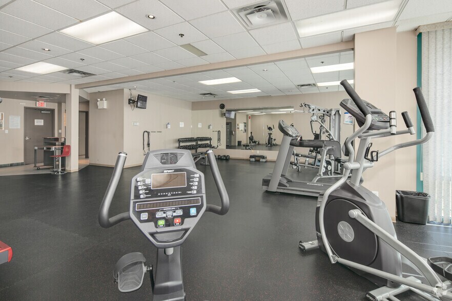 More Photos Of 13351 Commerce Pky, Richmond Office For Lease