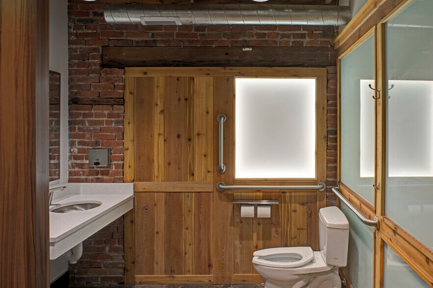 More Photos Of 1900 N Howard St, Baltimore Loft Creative Space For Lease