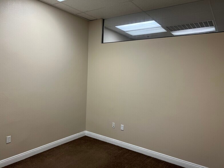 More Photos Of 7935-7975 Badura Ave, Las Vegas Apartments For Lease