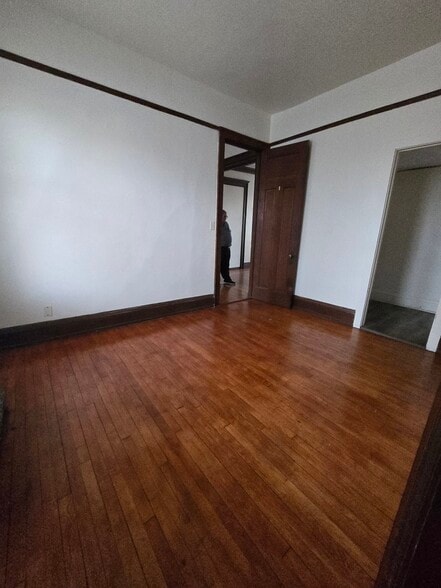 More Photos Of 924 S 19th St, Milwaukee Apartments For Sale