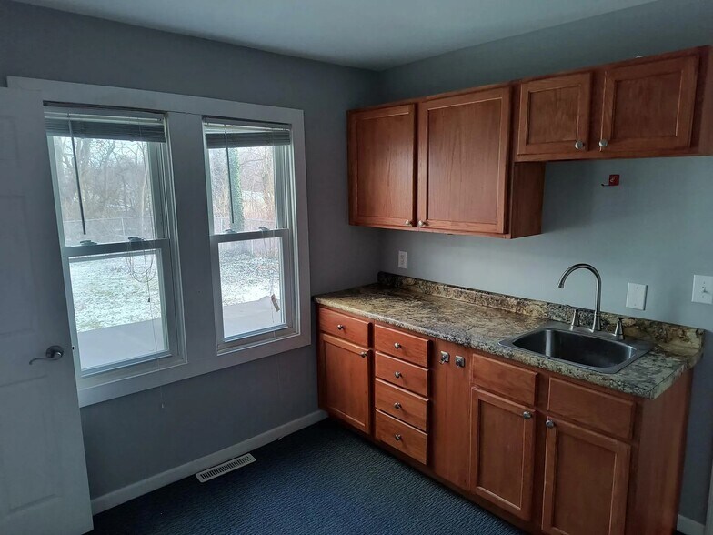 More Photos Of 7725 Taft St, Merrillville Office For Lease