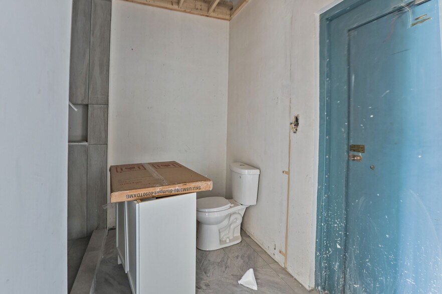 More Photos Of 255 Main St, Pawtucket Office For Sale